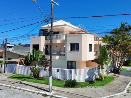 REF. 373 - Sobrado Triplex Balneário Betaras