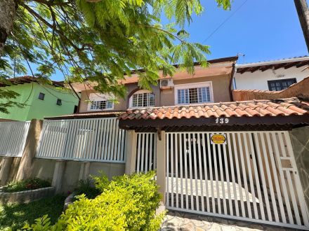 Ref.- 417 - Sobrado Av. Guarapuava